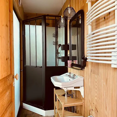Casa de Férias Maison Bois Avec Vue Piscine *